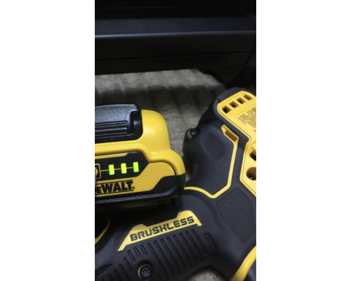 Компактная дрель-шуруповерт DEWALT 12 В XR DCD701D2-QW