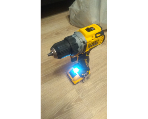 Компактная дрель-шуруповерт DEWALT 12 В XR DCD701D2-QW