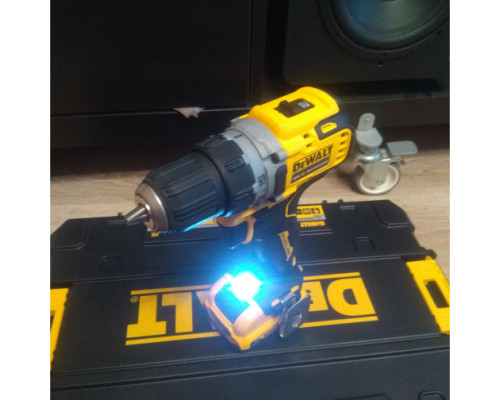 Компактная дрель-шуруповерт DEWALT 12 В XR DCD701D2-QW