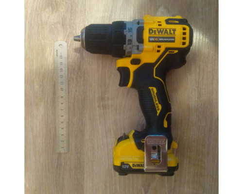 Компактная дрель-шуруповерт DEWALT 12 В XR DCD701D2-QW