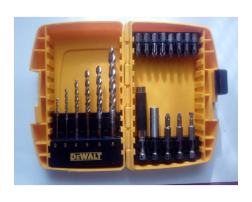 Набор сверл по металлу EXTREME2 и бит с магнитным держателем (19 предметов) DeWALT DT 7921