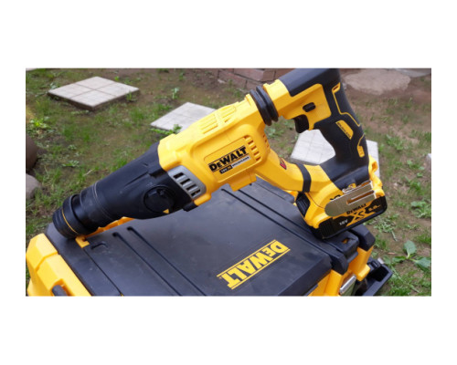 Перфоратор DEWALT 18.0 В XR DCH263N-XJ