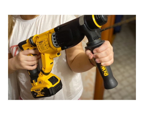 Перфоратор DEWALT 18.0 В XR DCH263N-XJ