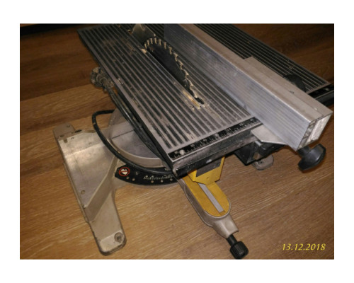 Торцовочная пила DEWALT D 27111