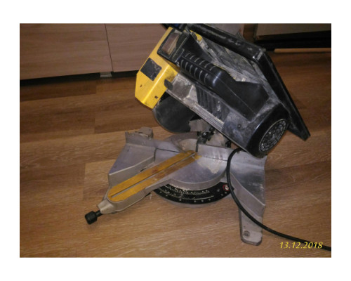 Торцовочная пила DEWALT D 27111