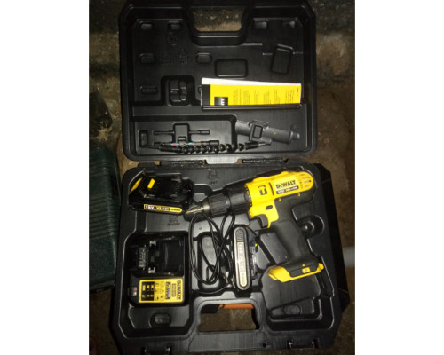 Ударная дрель-шуруповерт DEWALT DCD776S2