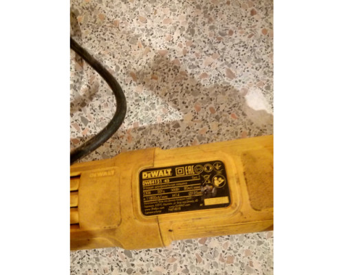 Угловая шлифмашина DEWALT DWE 4151 Угловая шлифмашина DEWALT DWE 4151