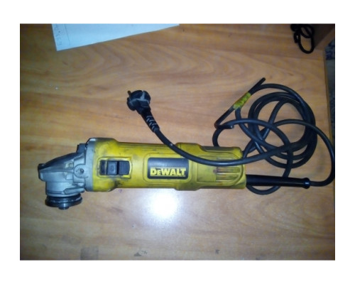 Угловая шлифмашина DEWALT DWE 4151 Угловая шлифмашина DEWALT DWE 4151