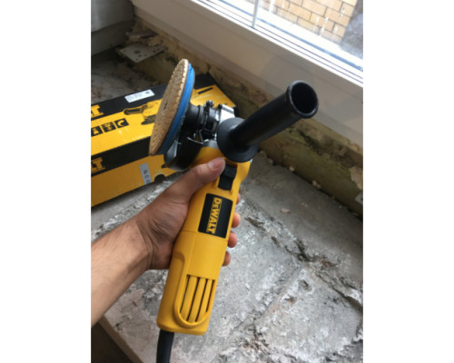 Угловая шлифмашина DEWALT DWE4119
