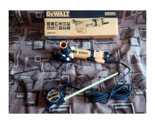 Угловая шлифмашина DEWALT DWE4257 Угловая шлифмашина DEWALT DWE4257