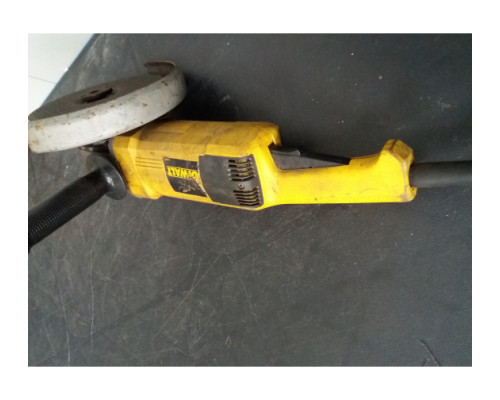 Угловая шлифмашина DEWALT DWE492