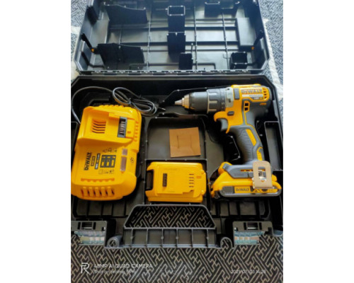 Универсальное зарядное устройство (18-54 В) DEWALT DCB118