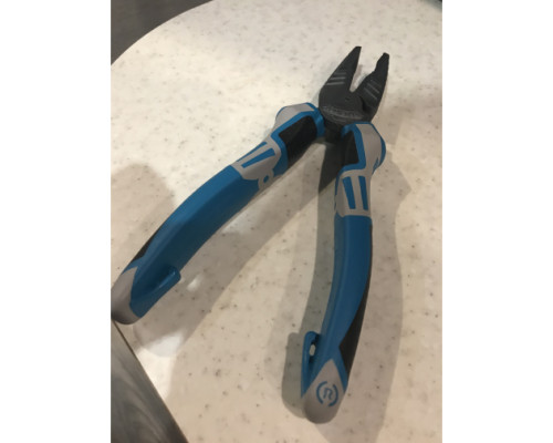 Комбинированные плоскогубцы GROSS 180 мм, трехкомпонентные рукоятки 16973