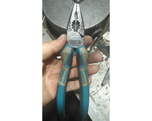 Комбинированные плоскогубцы GROSS 205 мм 16975