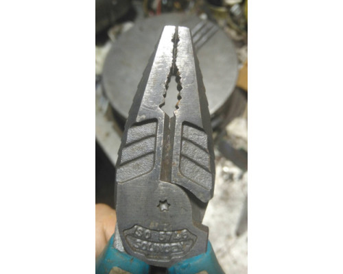 Комбинированные плоскогубцы GROSS 205 мм 16975