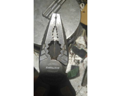 Комбинированные плоскогубцы GROSS 205 мм 16975