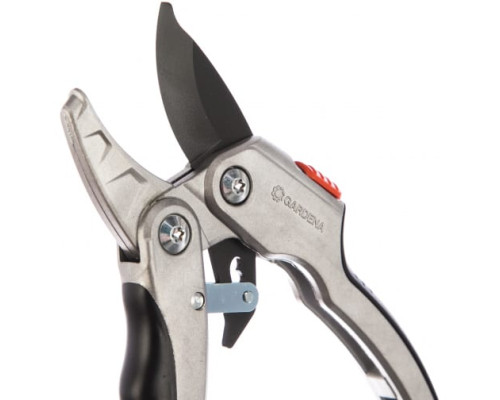 Секатор с храповым механизмом Gardena SmartCut 08798-20.000.00 Секатор с храповым механизмом Gardena SmartCut 08798-20.000.00