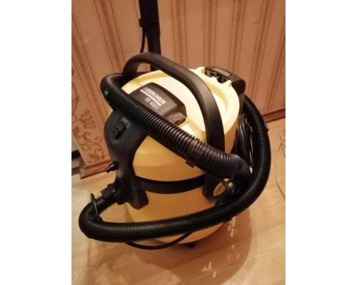 Моющий пылесос Karcher SE 4001 Моющий пылесос Karcher SE 4001