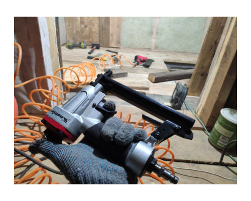 Пневматический степлер для прямоугольных скоб от 6 до 13 мм MATRIX 57415