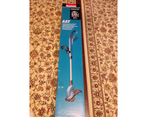 Аккумуляторная коса Makita DUR181RF Аккумуляторная коса Makita DUR181RF