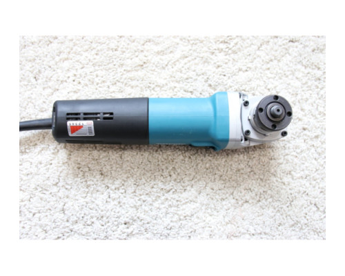 Угловая шлифовальная машина Makita 9565CVR