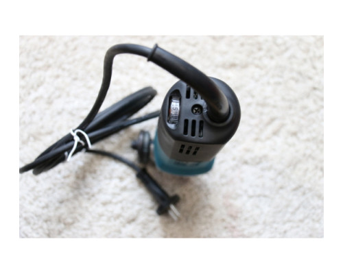 Угловая шлифовальная машина Makita 9565CVR