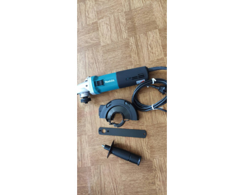 Угловая шлифовальная машина Makita 9565CVR
