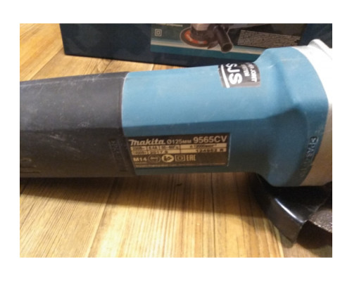 Угловая шлифовальная машина Makita 9565CVR