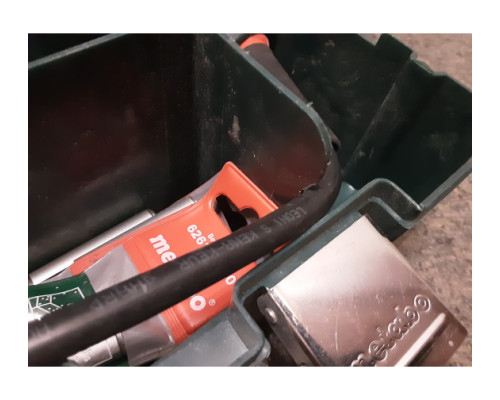 Перфоратор Metabo KHE 2660 Quick + патрон 600663500 Перфоратор Metabo KHE 2660 Quick + патрон 600663500
