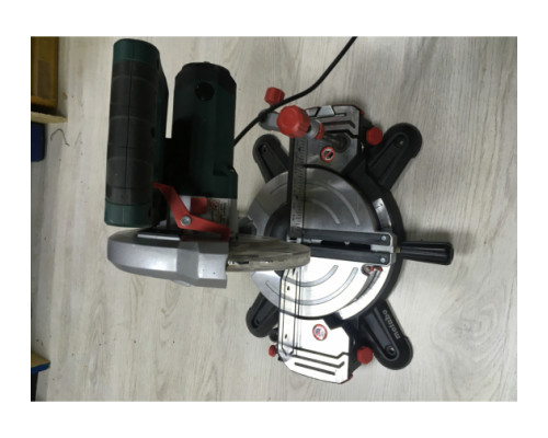 Торцовочная пила Metabo KS 216 M Lasercut 619216000 Торцовочная пила Metabo KS 216 M Lasercut 619216000