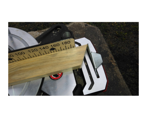 Торцовочная пила Metabo KS 216 M Lasercut 619216000 Торцовочная пила Metabo KS 216 M Lasercut 619216000