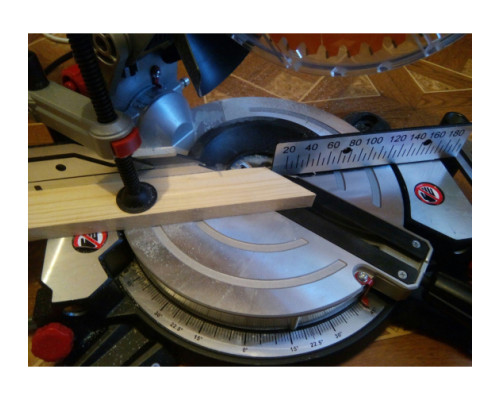 Торцовочная пила Metabo KS 216 M Lasercut 619216000 Торцовочная пила Metabo KS 216 M Lasercut 619216000