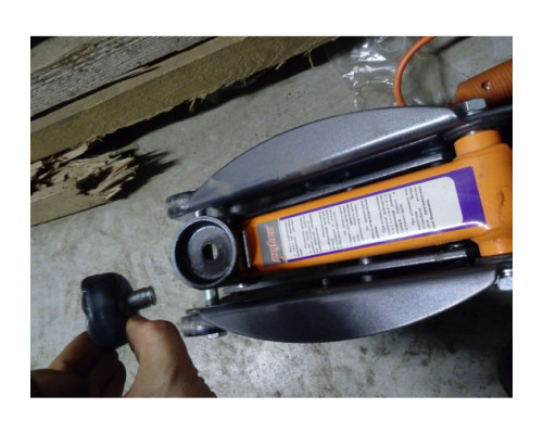 Подкатной домкрат с фиксатором в кейсе Ombra OHT225C 2.5 т 140-387 мм 55762