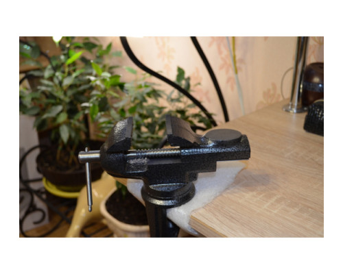 Поворотные тиски STAYER 60 мм 3252 Поворотные тиски STAYER 60 мм 3252