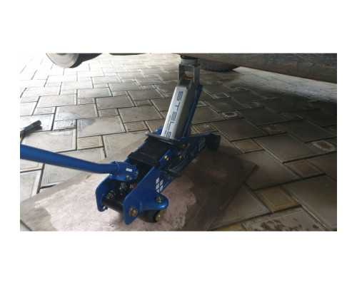 Гидравлический подкатной домкрат с фиксатором 2.5 т STELS SAFETY PIN 51132