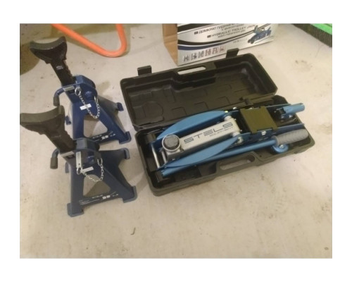 Гидравлический подкатной домкрат с фиксатором 2.5 т STELS SAFETY PIN 51132