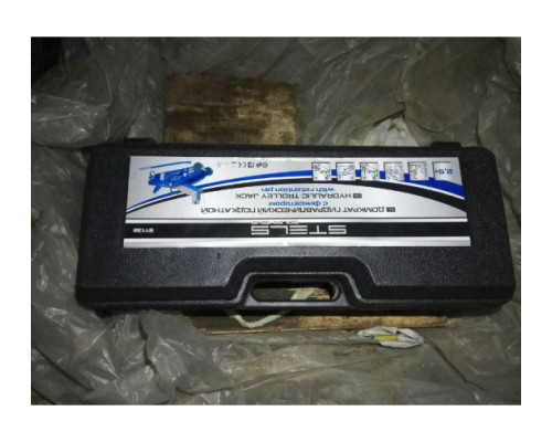 Гидравлический подкатной домкрат с фиксатором 2.5 т STELS SAFETY PIN 51132