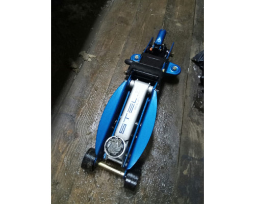 Гидравлический подкатной домкрат с фиксатором 2.5 т STELS SAFETY PIN 51132