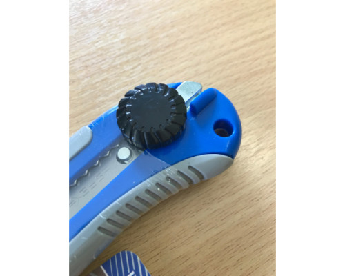 Нож ЭКСПЕРТ с выдвижными лезвиями 25мм ЗУБР 09175