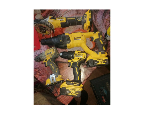 Аккумулятор (18 В; 5.0 А*ч; Li-Ion) DEWALT DCB 184