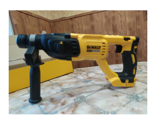 Бесщеточный перфоратор DEWALT DCH133N