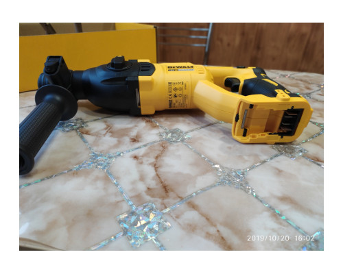 Бесщеточный перфоратор DEWALT DCH133N