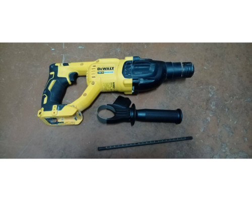 Бесщеточный перфоратор DEWALT DCH133N