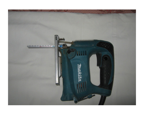 Электролобзик Makita 4329