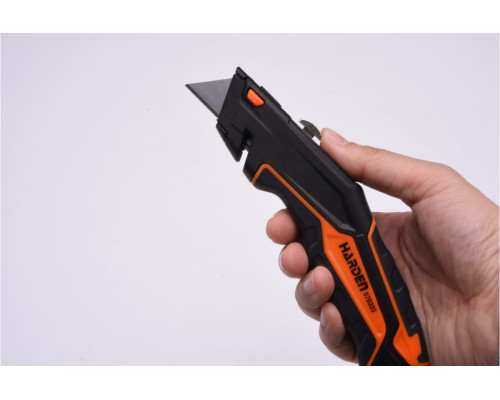 Многофункциональный строительный нож Harden СуперБенд металлический корпус+ 4 лезвия в комплекте 570333