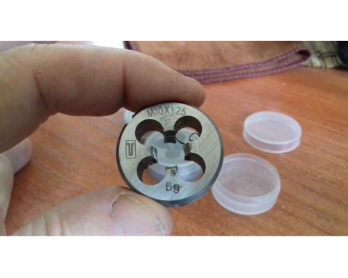 Плашка М10 х 1,25 мм СИБРТЕХ 77025