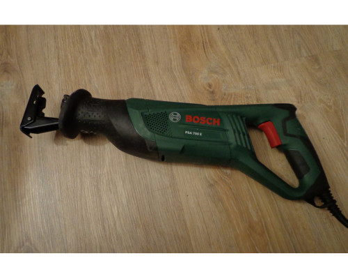 Сабельная электроножовка Bosch PSA 700 E 06033A7020
