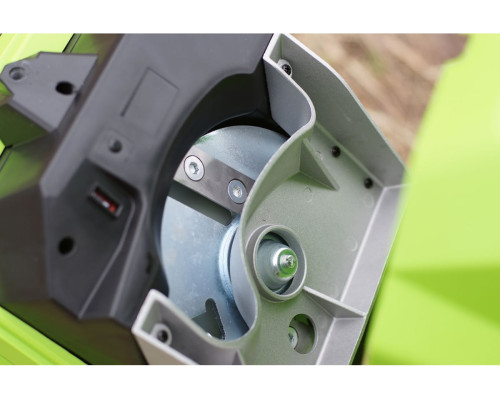 Садовый электрический измельчитель с контейнером GreenWorks GACSB 2206707 Садовый электрический измельчитель с контейнером GreenWorks GACSB 2206707