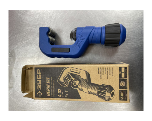 Труборез для нержавеющей стали ЗУБР Нерж-32 4-32 мм, на подшипниках 23832